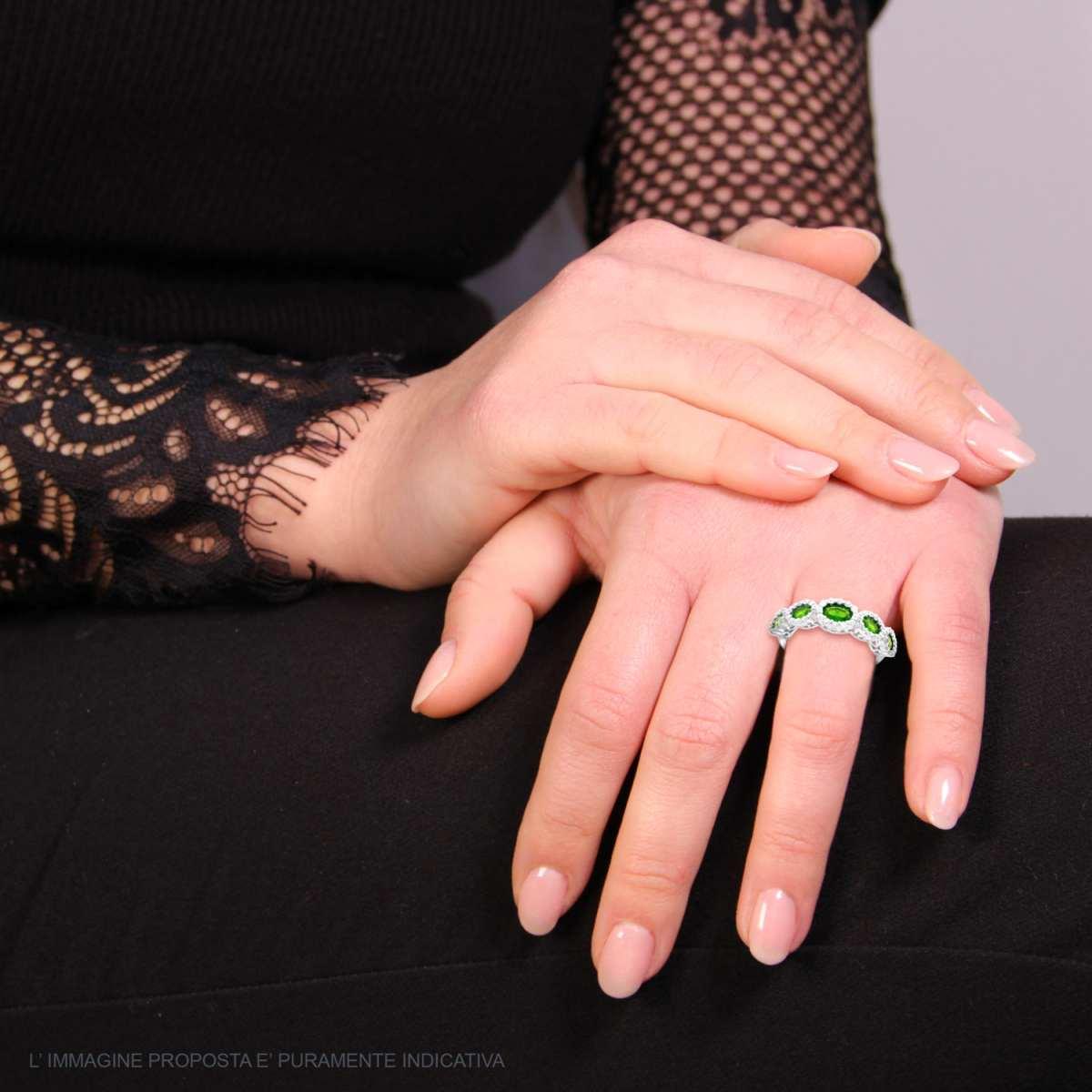 Anello Veretta con Ovali Verde Smeraldo contornati con Cubic Zirconia Bianchi in ARGENTO 925 Galvanica Rodio