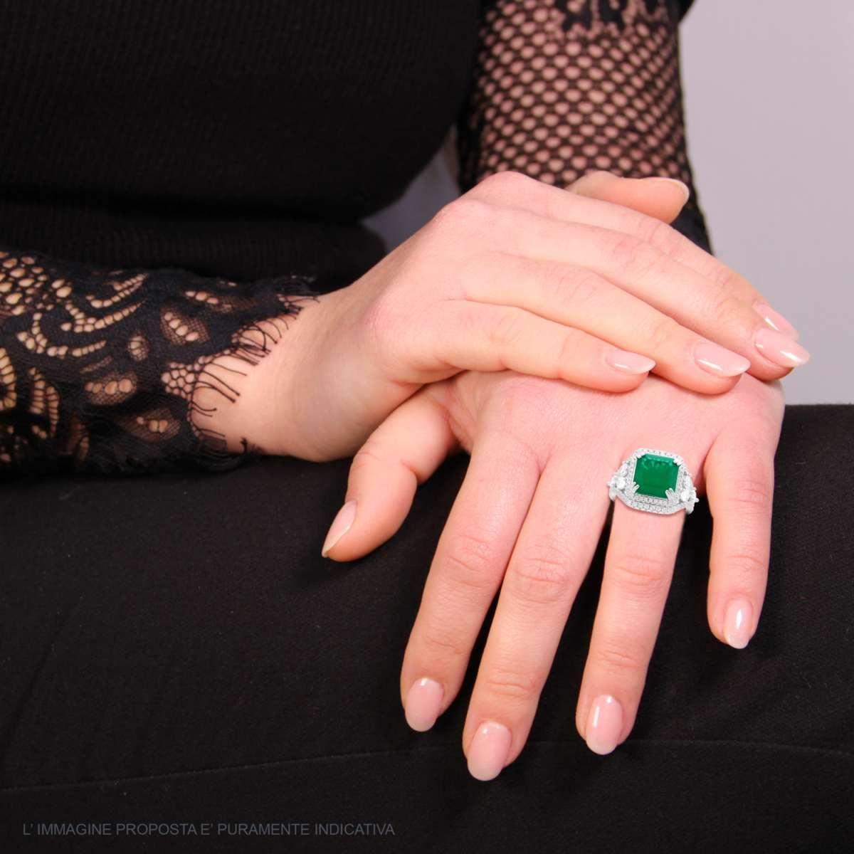 Anello Chevalier Quadrato Verde Smeraldo contornato da Cubic Zirconia Bianchi in ARGENTO 925 Galvanica Rodio