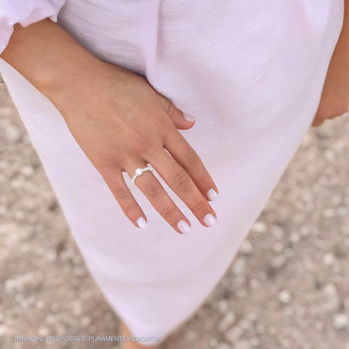 Anello Solitario con Cubic Zirconia Bianco mm 5 in ARGENTO 925 Galvanica Rodio